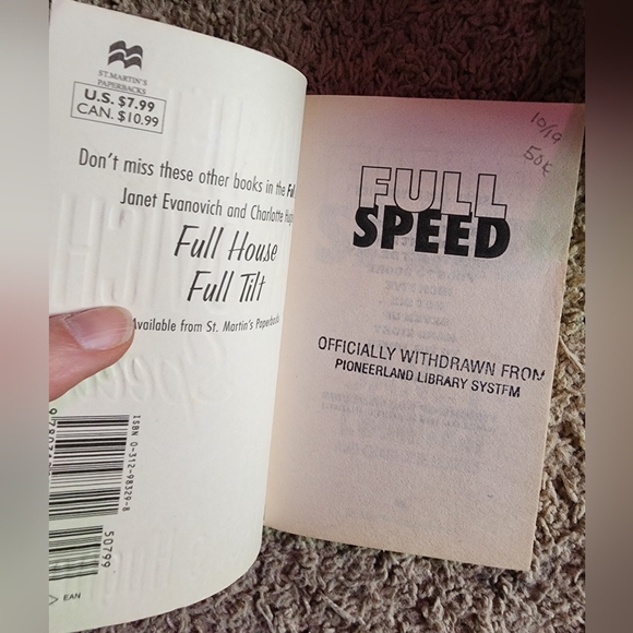 Janet Evanovich Book Collection - Picture 4 of 4